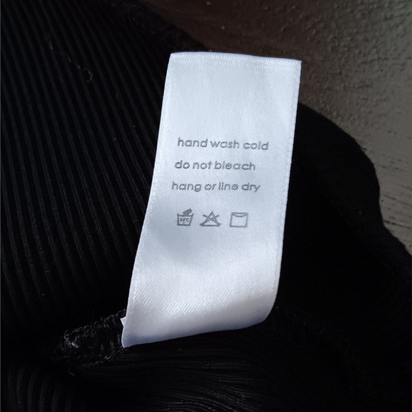 Naked Wardrobe Snatched So Good Tank Top Round Neck Tong Bodysuit Black M - Picture 12 of 12